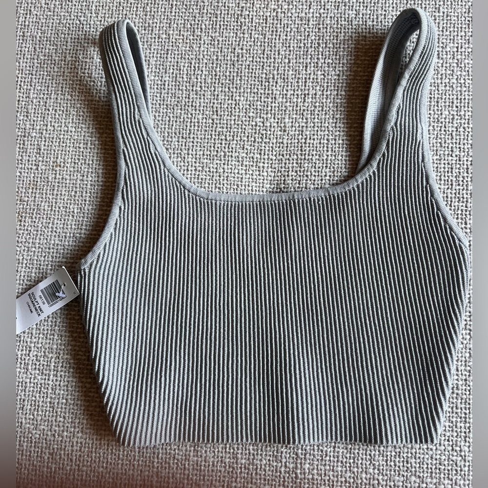 Aritzia Babaton Gray Ribbed Crop Top - small - chrome colour